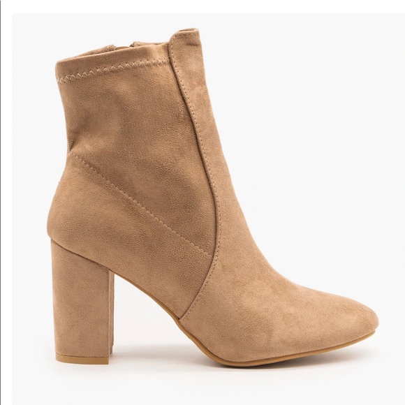 TOP Moda Shoes - Pretty faux velvet style booties
